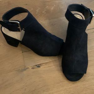 Navy blue short heel